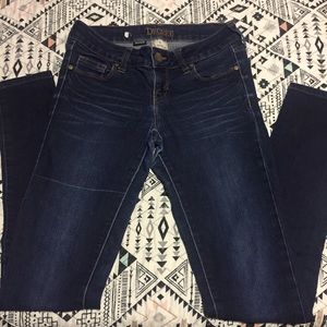 {Decree} Skinny Jeans